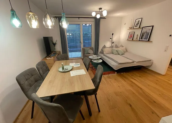 Ruhiges Wiener Townhouse Mit Terrasse Und Kueche